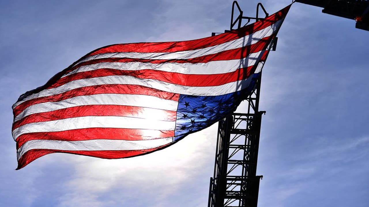 Chicago Fire Dept. honors fallen firefighters with Memorial Day Parade, Mass