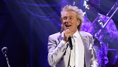 Sir Rod Stewart postpones two US shows after developing Covid-19