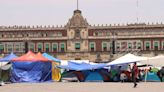 CNTE, sin acuerdo con Segob: el plantón se queda en el Zócalo y ya se instala templete para Sheinbaum