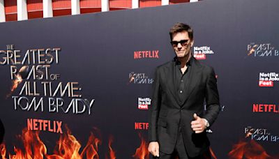 Tom Brady, Belichick, Bledsoe, More Draw Rave Reviews from Fans During Netflix Roast