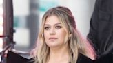 Kelly Clarkson Gets Emotional About Being Hospitalized During Both Pregnancies: ‘The Worst Thing’