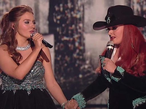 Wynonna Judd performs "Coal Miner's Daughter" with Loretta Lynn's granddaughter Emmy Russell on 'American Idol': She's "carrying on what their ancestors started"