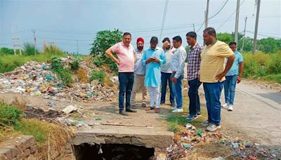 Unhappy over nullah cleaning work, civic body to issue notice to contractor