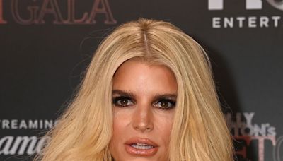 Jessica Simpson Credits Quitting Drinking, Walking 14,000 Steps A Day, And ‘The Body Reset Diet’ For Her 100-Lb Weight Loss...