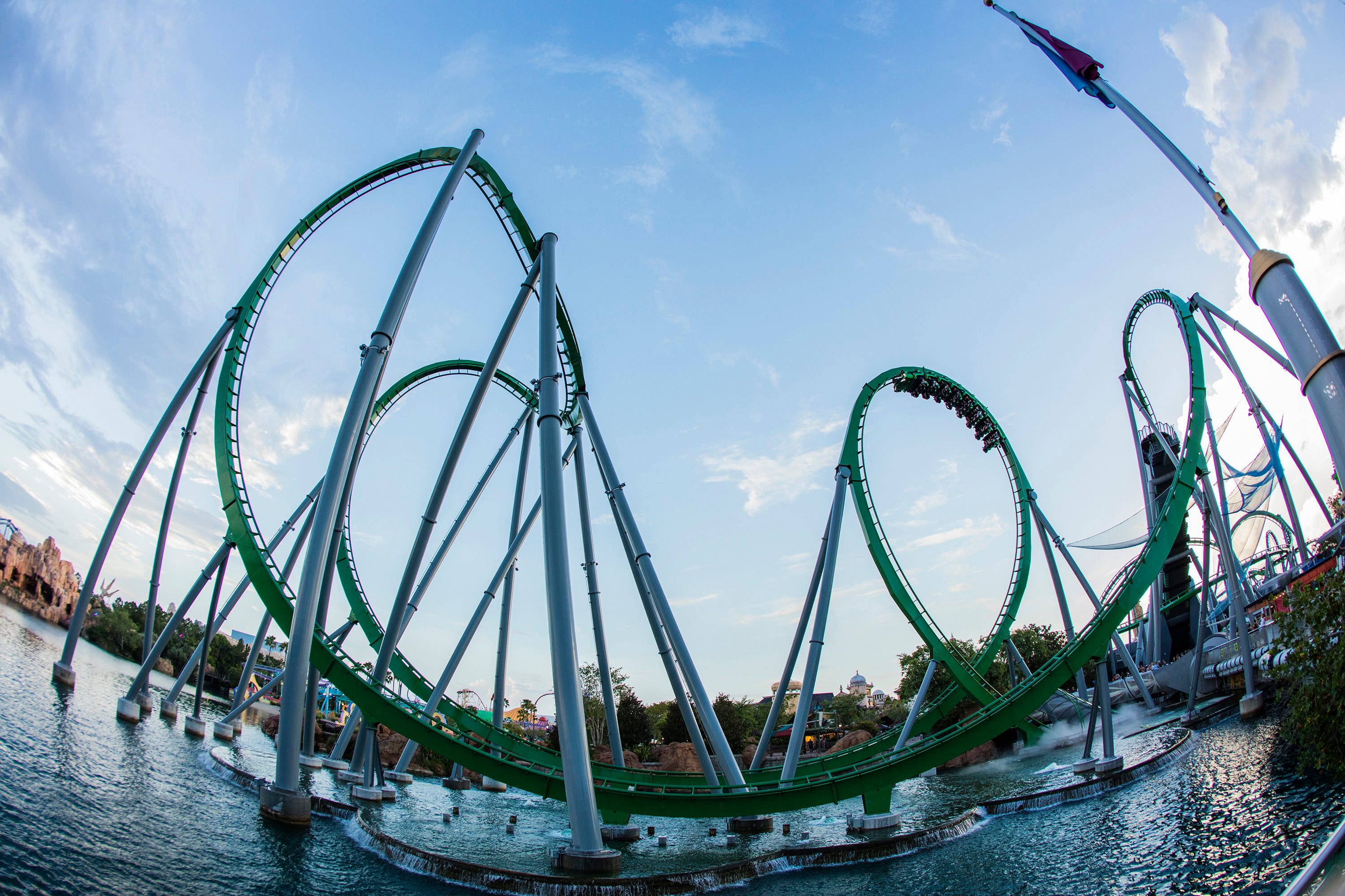 What's the best rollercoaster in Florida? Vote for your favorite among these two Finals!