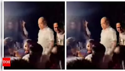 Netizens can't keep calm for THIS unknown 'guest' and his hilarious dance moves at Sonakshi Sinha and Zaheer Iqbal's wedding | Hindi Movie News - Times of India