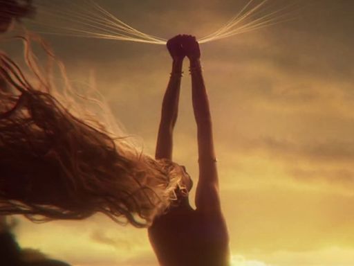 環學家準備！《艾爾登法環 黃金樹幽影》最新故事預告，瑪莉卡上空裸背成討論焦點