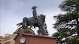 Una estatua del centro convertida en apartamento turístico: una peculiar idea en Logroño