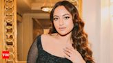 Sonakshi Sinha REACTS to paps screaming ‘Love you’: ‘Meri shaadi ho gayi hai' | - Times of India