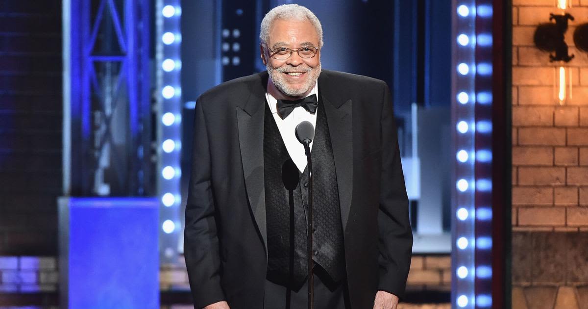 Broadway theaters to dim lights to honor James Earl Jones