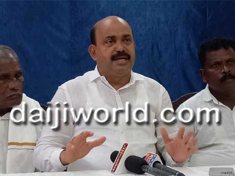 Mangaluru: Ex-MLA Mohiudeen Bava hits back at mayor, local corporator over Surathkal market remarks