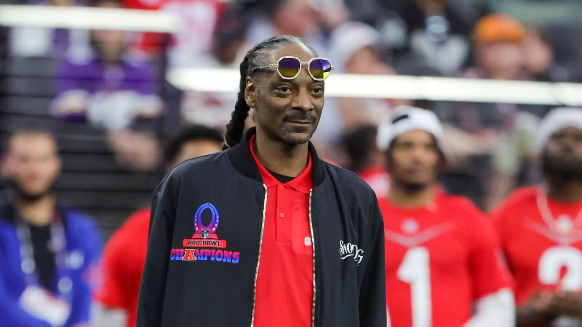 Snoop Dogg gets his own bowl game as new Arizona Bowl sponsor