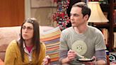 “Big Bang Theory” Alums Jim Parsons and Mayim Bialik to Reunite as Sheldon and Amy for “Young Sheldon ”Series Finale