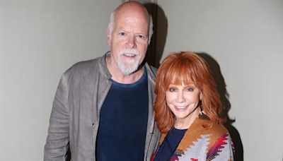 Reba McEntire's relationship comes full circle with new sitcom also starring boyfriend Rex Linn