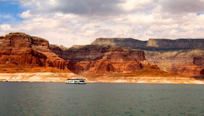 Officials treat 21 people for carbon monoxide poisoning on Lake Powell houseboat ride