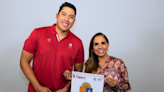 Carlos Sansores recibe escudo de Quintana Roo previo a París 2024