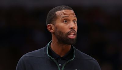 Celtics assistant coach Lee hired as coach of NBA Hornets