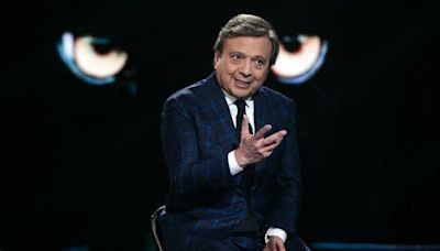 Piero Chiambretti, il nuovo programma su Rai 3: «Con Pier Silvio ci siamo lasciati benissimo, ho comprato una pagina di giornale per ringraziarlo»