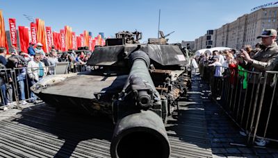 Se inaugura en Moscú una exposición de armas capturadas en Ucrania