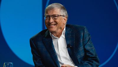 Bill Gates makes cameo at party for Mark Zuckerberg's 40th birthday