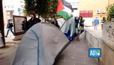 Roma, gli studenti occupano con le tende l'università La Sapienza contro la guerra a Gaza