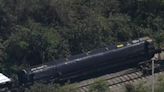 Train carrying 30,000 gallons of propane derails in Florida