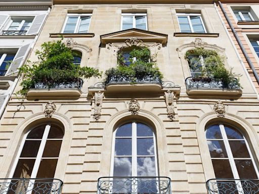 Chez Benoît Magimel, un appartement dans une rue très chic du XVIe arrondissement