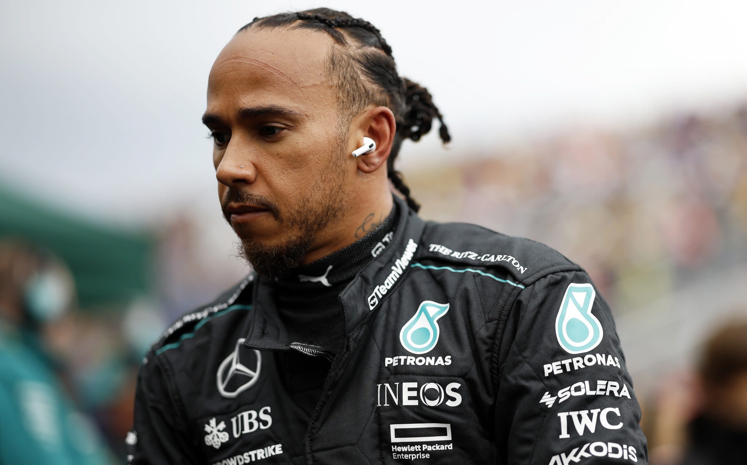 Lewis Hamilton asks fans to stop Mercedes sabotage conspiracies and back George Russell