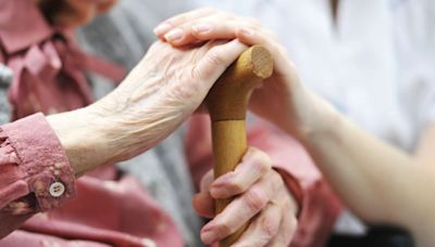 'Cuida en red', un proyecto para combatir la soledad no deseada en Palencia y León