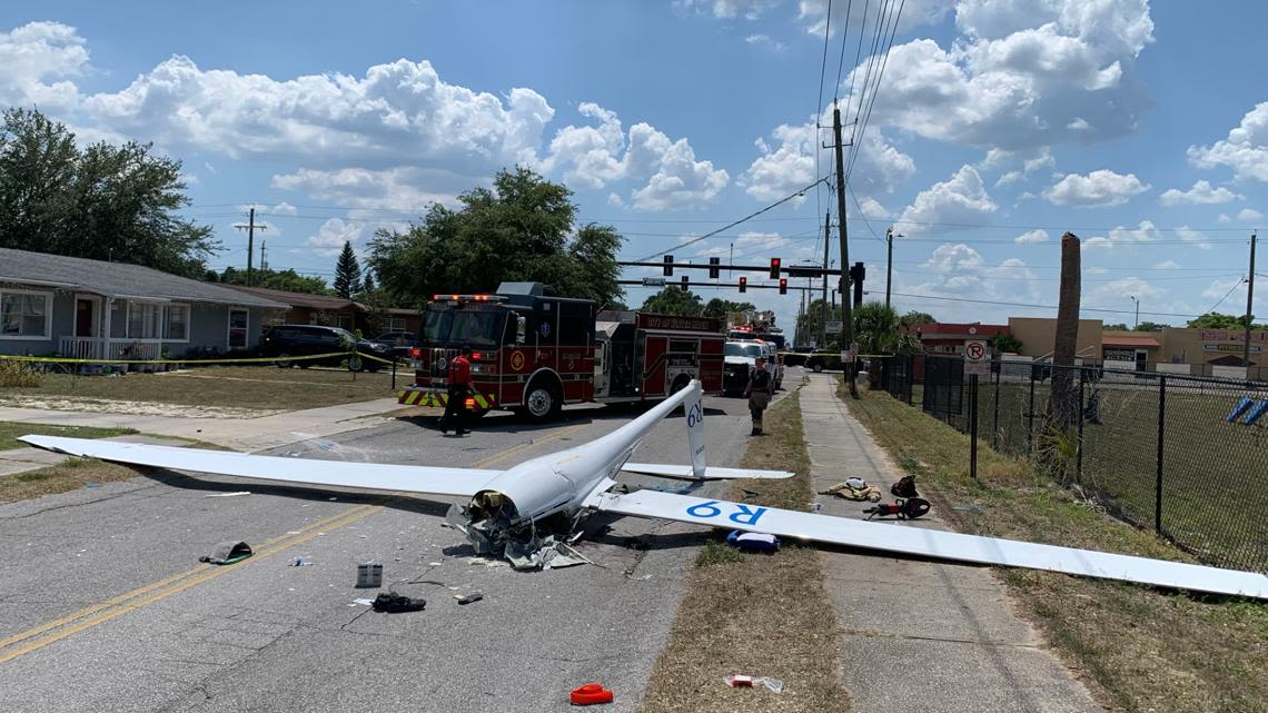 Pilot hospitalized after airplane glider crashes in Winter Haven neighborhood