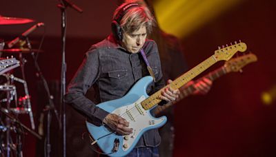 10 Eric Johnson techniques that will take your solos up a notch