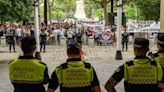 Protesta del taxi para blindar la lista del rescate municipal de licencias en Sevilla