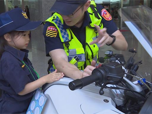 高雄小警消體驗營 120多位小小警消架勢十足