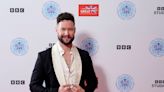 Calum Scott thanks Phillies fans after 'Dancing On My Own' hits 1 billion streams