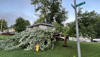 Storm winds briefly close Eppley Airfield, left 37,000 OPPD customers without power