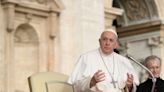 Papa Francisco chama Bento de homem nobre e gentil que foi um presente para o mundo