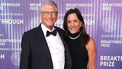 Bill Gates and Girlfriend Paula Hurd Coordinate in Black Tie Best for Their Red Carpet Debut
