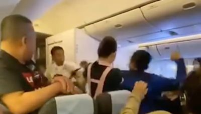 長榮航空空姐阻乘客互毆 各獲嘉獎一次