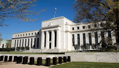 Morning Bid: Fed in a bind as consumers stay upbeat