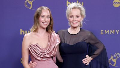 'Hacks' star Hannah Einbinder has funny Ava/Deborah moment after Jean Smart's Emmys win