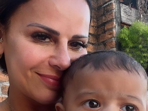Viviane Araújo encanta ao postar cliques antigos do filho: "Que lindo"