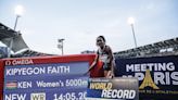 Kenia premia con 33.000 euros a la atleta Faith Kipyegon tras batir dos récords mundiales