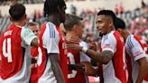 Com gols de brasileiros, Arsenal vence United em amistoso