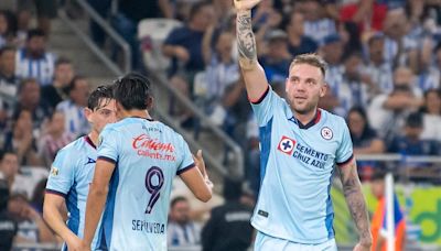 El Cruz Azul del argentino Anselmi recibe al América del colombiano Quiñones en la final