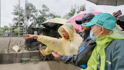 南投縣、嘉義縣均傳出土石流阻路、淹水、停電等災情