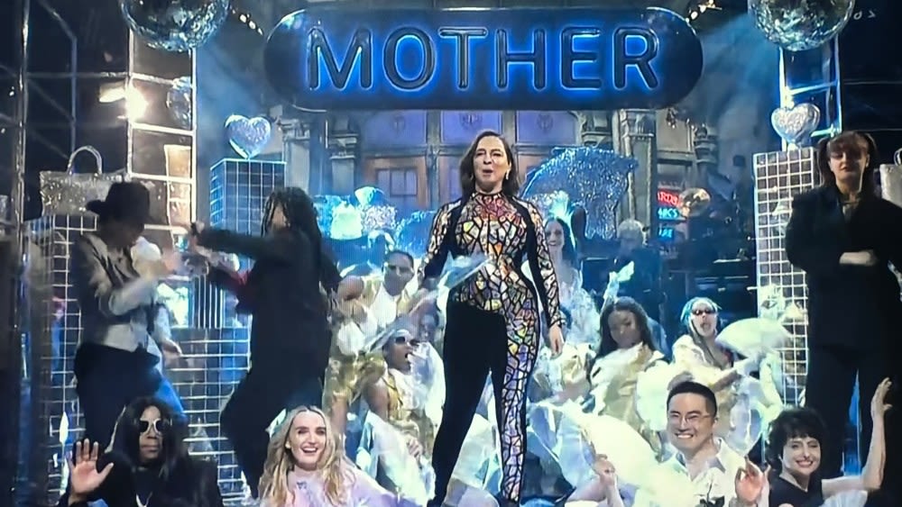 Maya Rudolph Channels Beyoncé and Madonna in ‘SNL’ Opening Number ‘Mother’