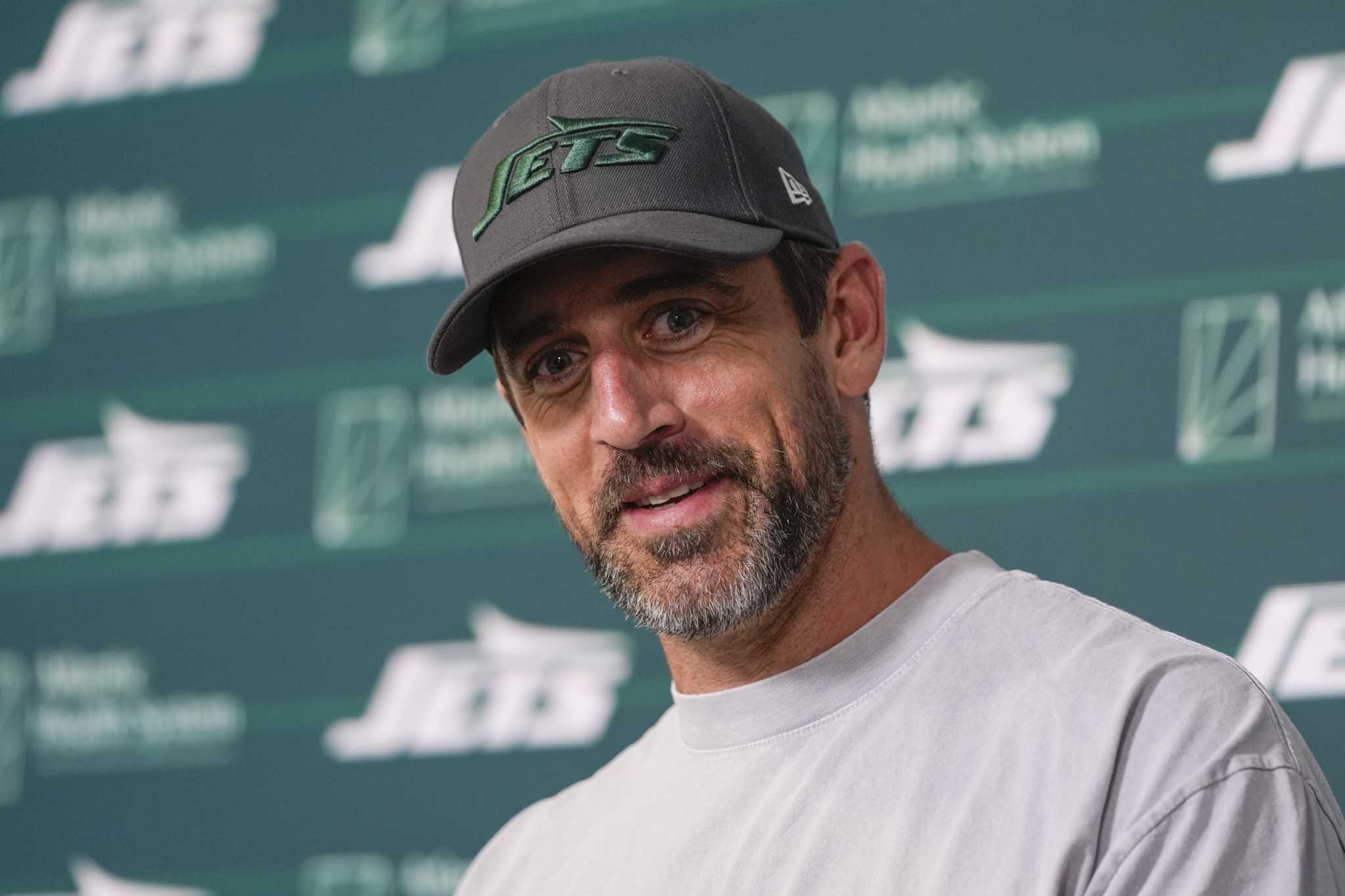 Aaron Rodgers and Haason Reddick are not attending Jets' mandatory minicamp