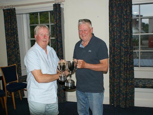 Dorchester snooker league winners presented with trophy