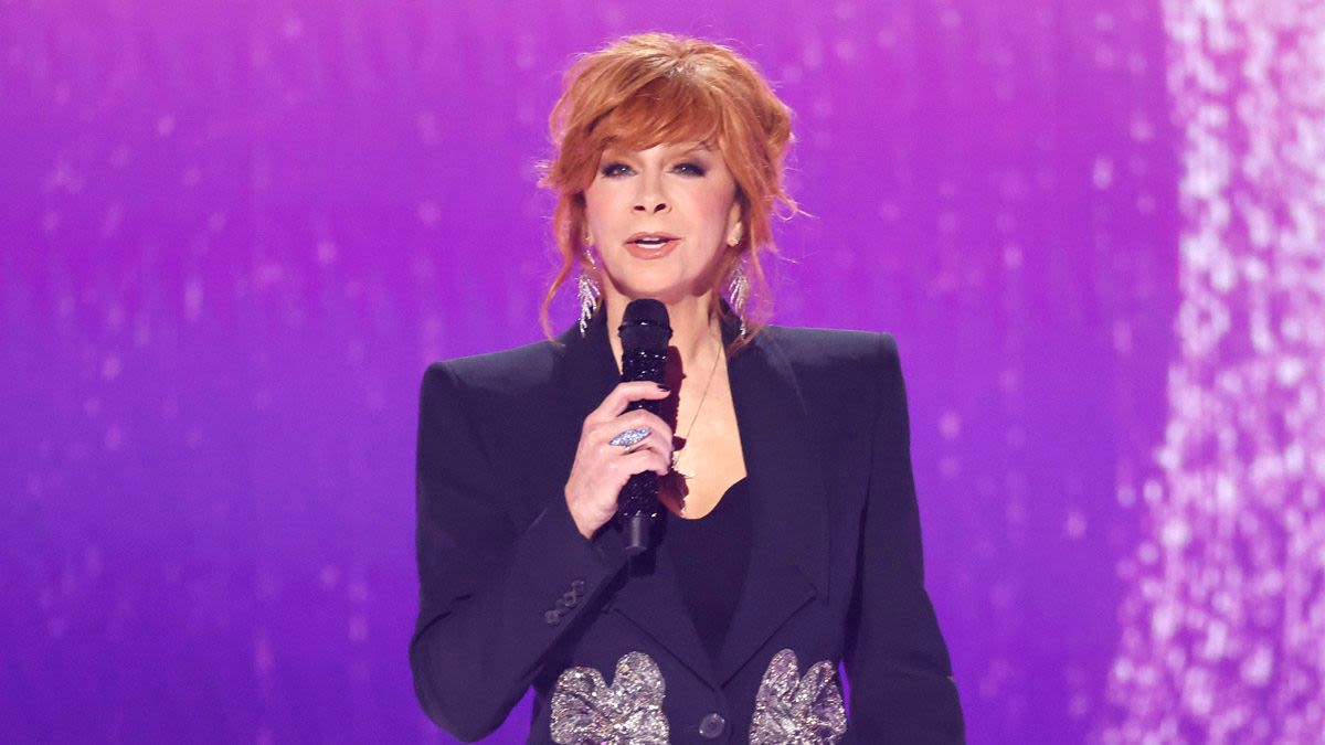 Fact Check: Online Rumor Claims Reba McEntire Stormed Off 'The Voice' After Producers Kicked...