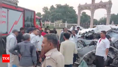 Gujarat Road Accident: 7 Dead After Car Collides with Trailer Truck in Sabarkantha District | Ahmedabad News - Times of India